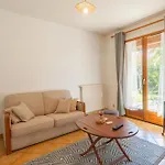 Maison De Famille Avec Jardin *
