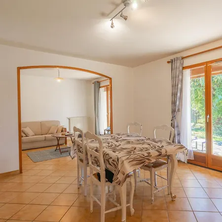 Casa de Férias Maison De Famille Avec Jardin *