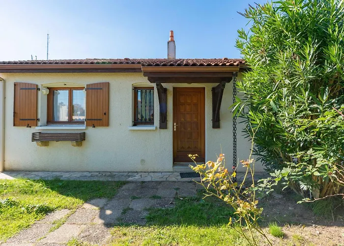 Maison De Famille Avec Jardin * Saintes